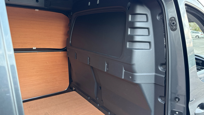 Ford Transit Connect 250 L2 Petrol 1.5 EcoBoost PHEV 150 Limited Van Auto